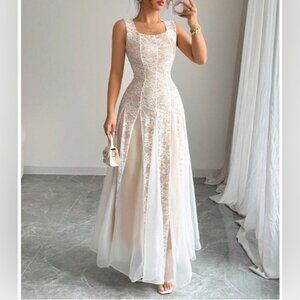 Elegant Sleeveless Fitted Lace Rose A-Line Mesh Dress